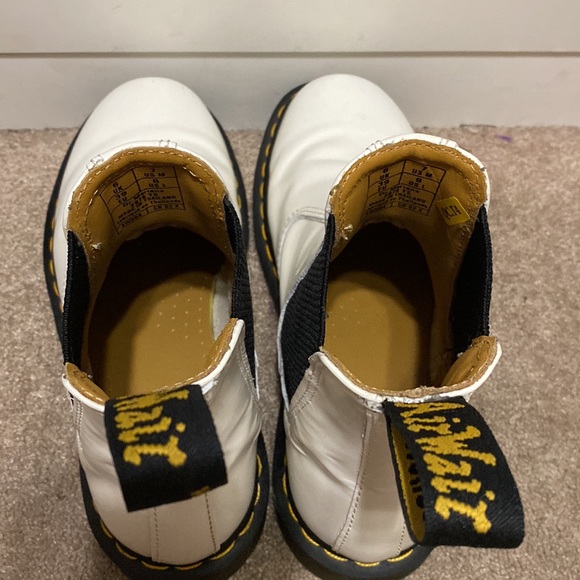 White Chelsea boot, Doc. Marten’s, worn twice, woman’s US 8 - Picture 10 of 14